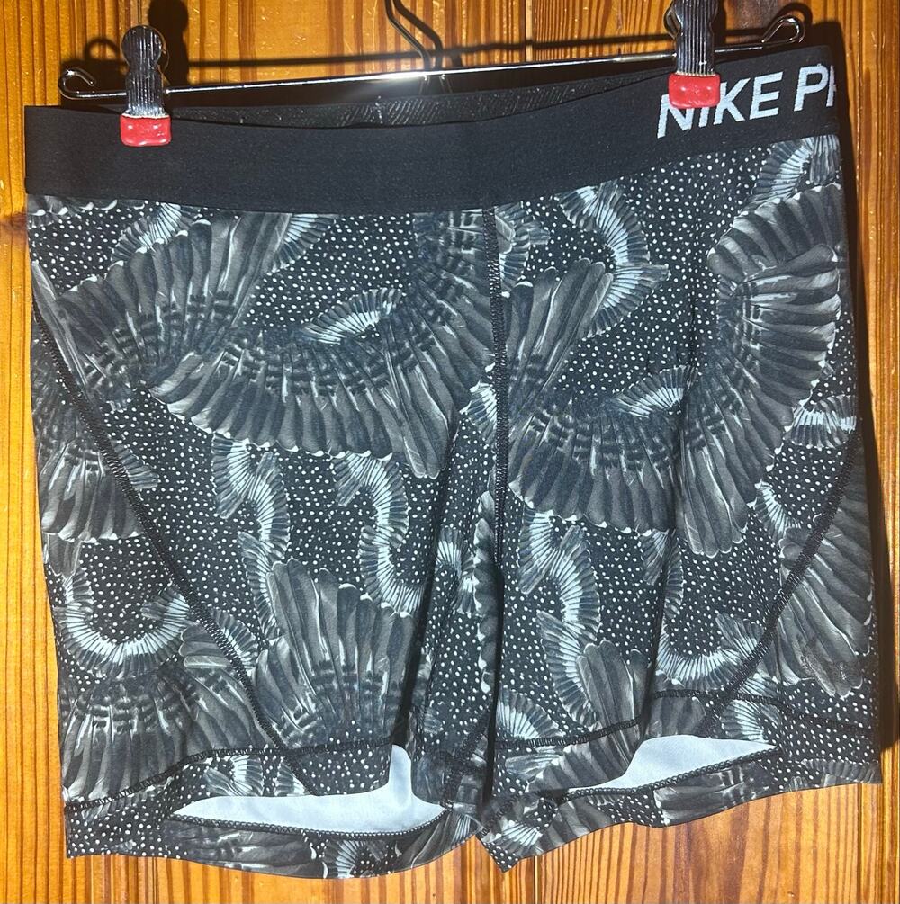 Nike pro women’s compression shorts black/white 4” gym athletic workout large